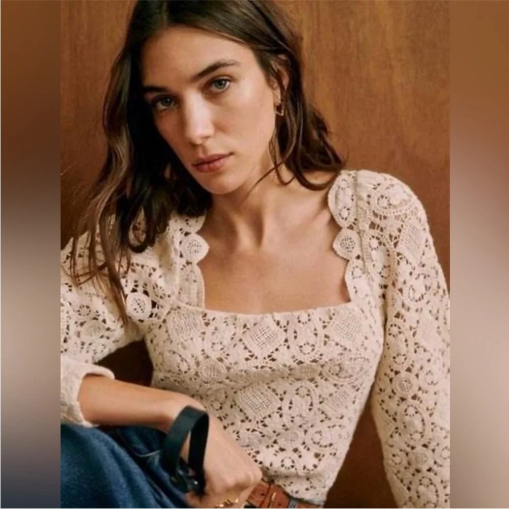 SOLD Sezane Alvere Blouse - Picture 2 of 6